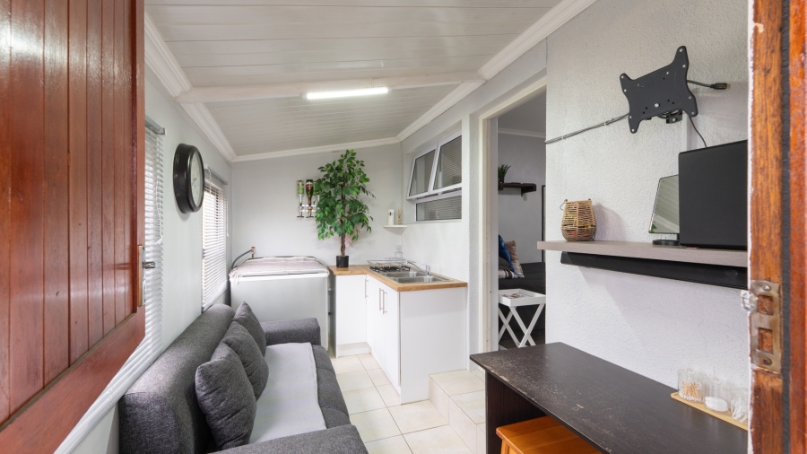 4 Bedroom Property for Sale in Peerless Park Western Cape
